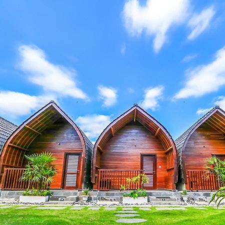 Sekar Arum Riverside Resort In Canggu Tanah Lot  Exterior photo