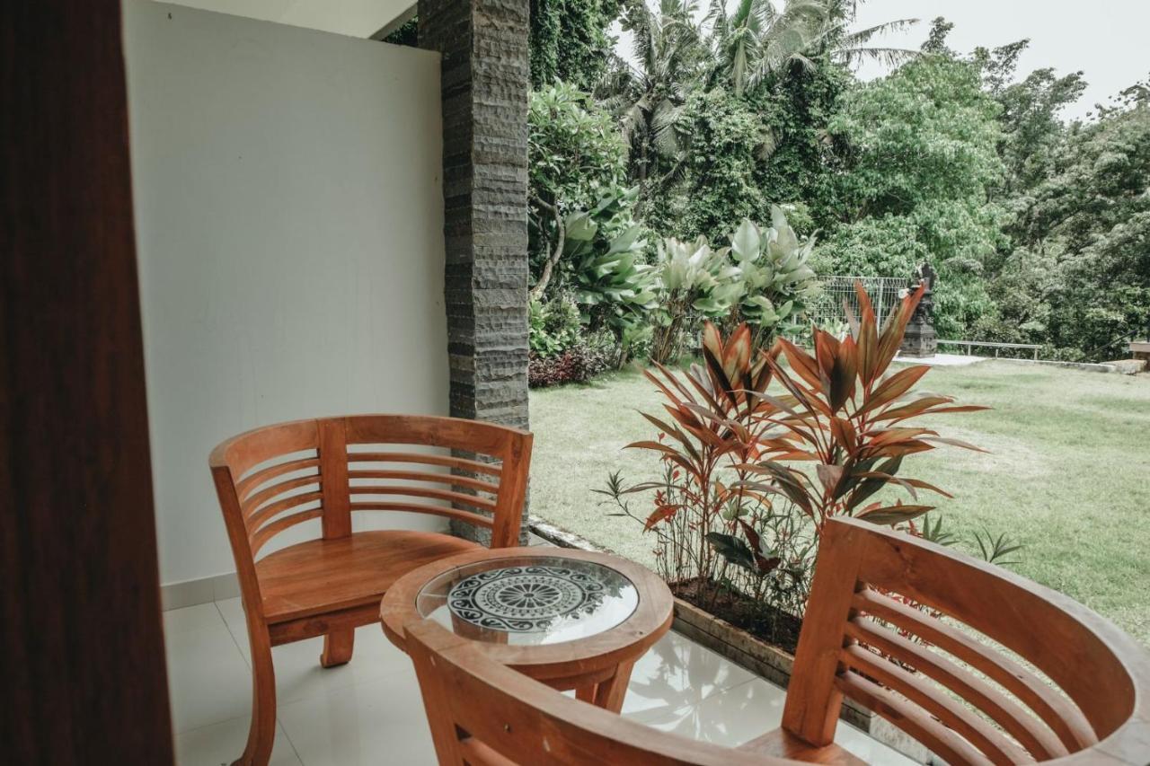 Sekar Arum Riverside Resort In Canggu Tanah Lot  Exterior photo