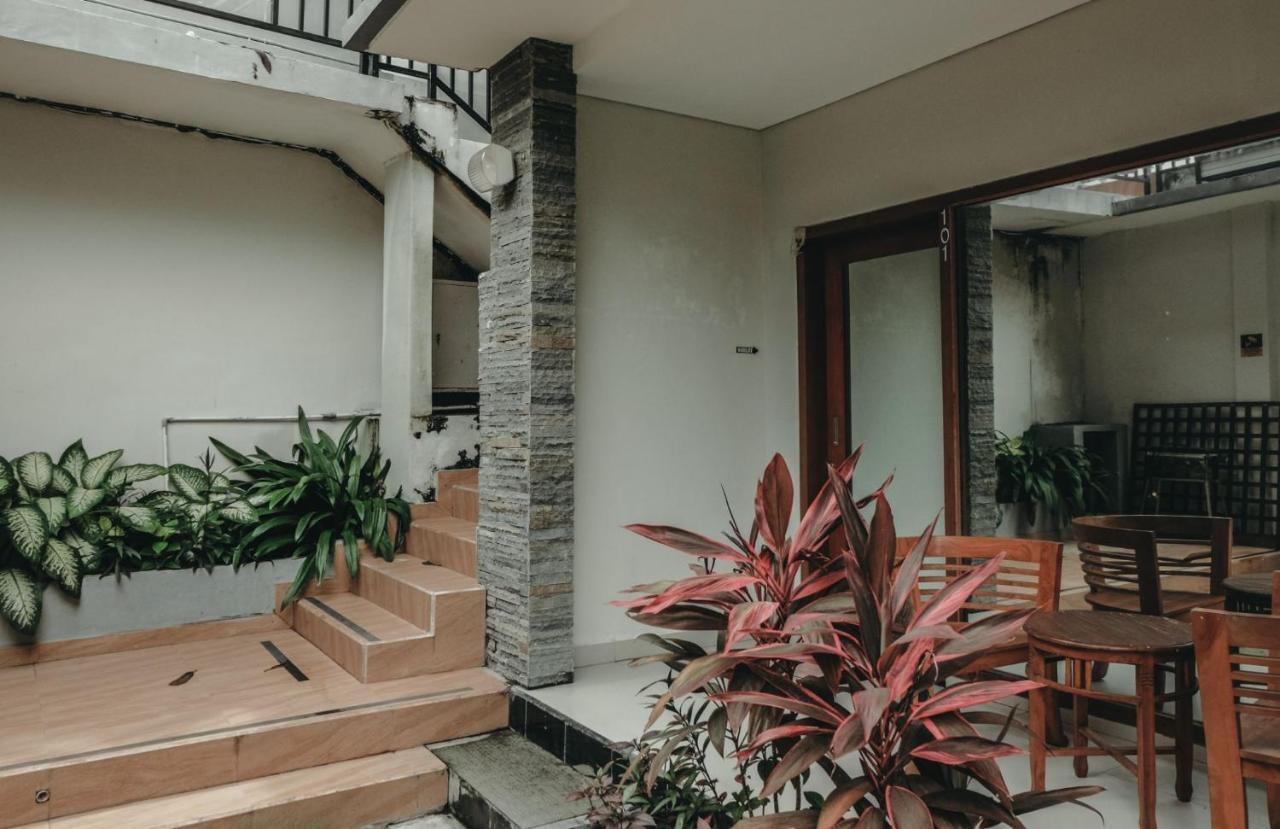 Sekar Arum Riverside Resort In Canggu Tanah Lot  Exterior photo