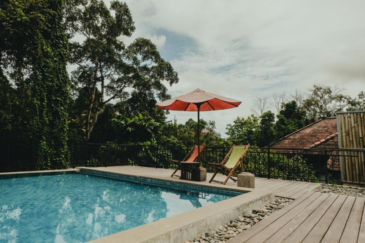 Sekar Arum Riverside Resort In Canggu Tanah Lot  Exterior photo