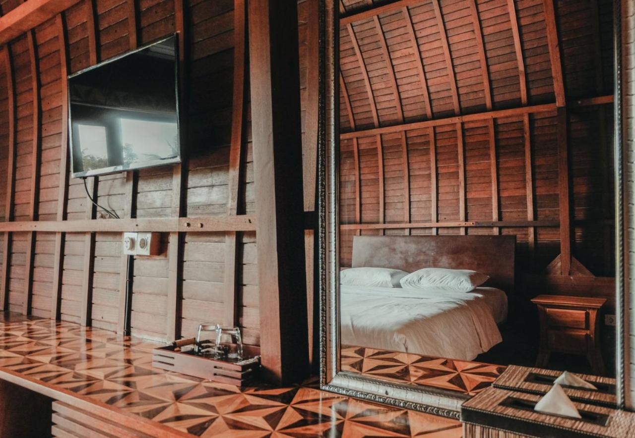 Sekar Arum Riverside Resort In Canggu Tanah Lot  Exterior photo