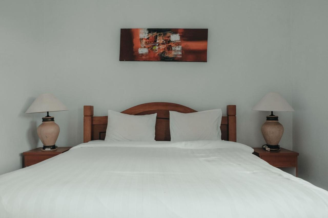 Sekar Arum Riverside Resort In Canggu Tanah Lot  Exterior photo
