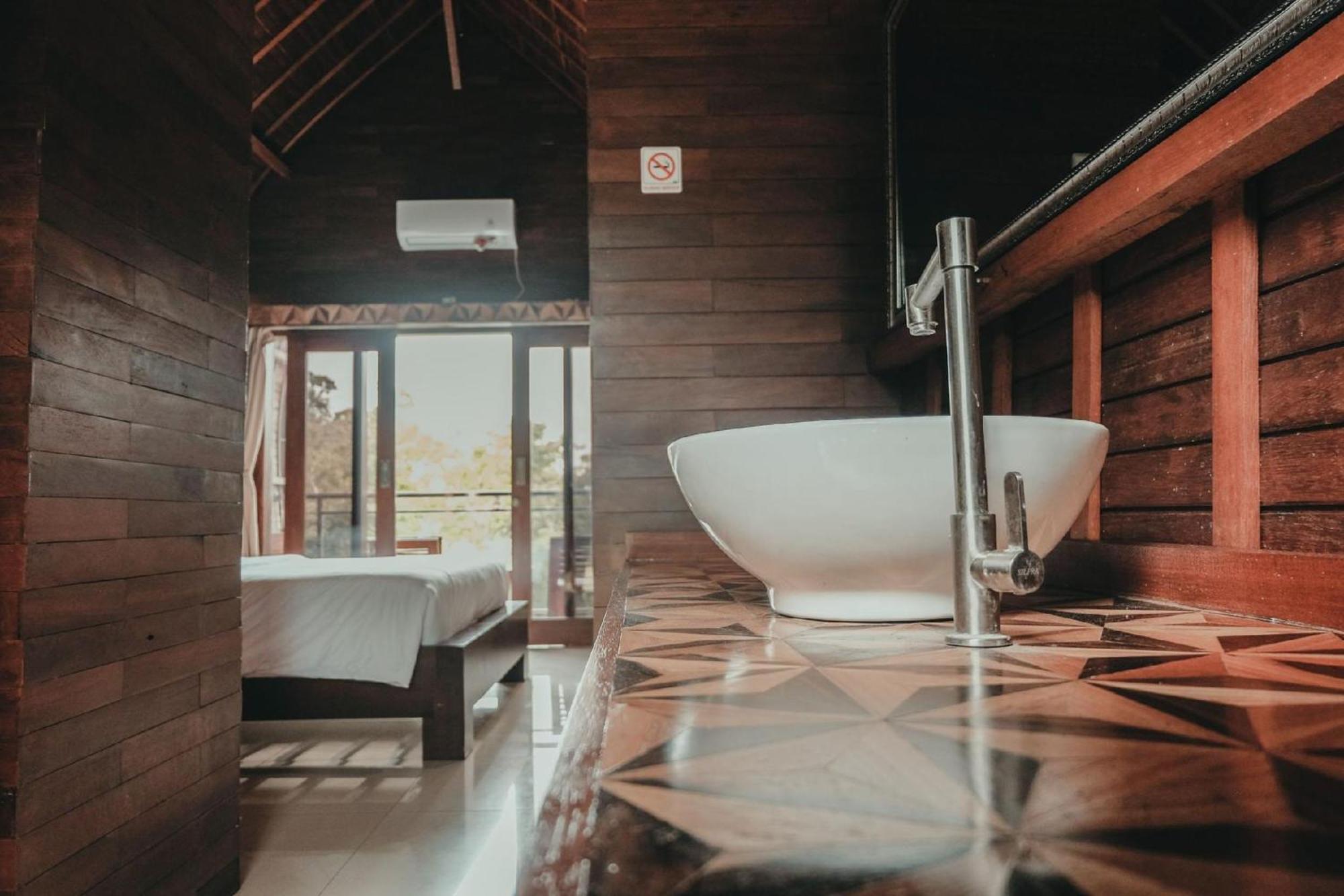 Sekar Arum Riverside Resort In Canggu Tanah Lot  Exterior photo