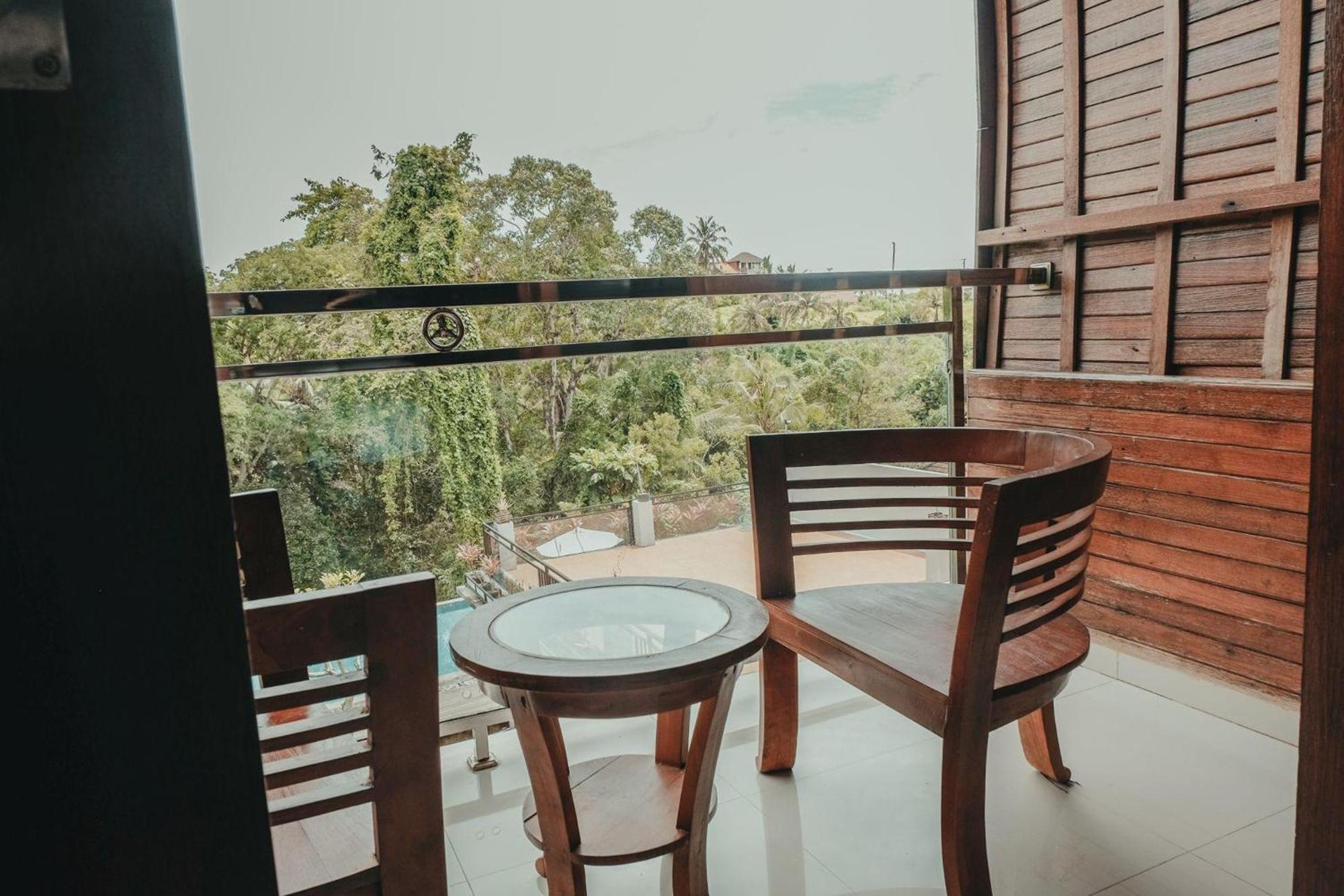 Sekar Arum Riverside Resort In Canggu Tanah Lot  Exterior photo