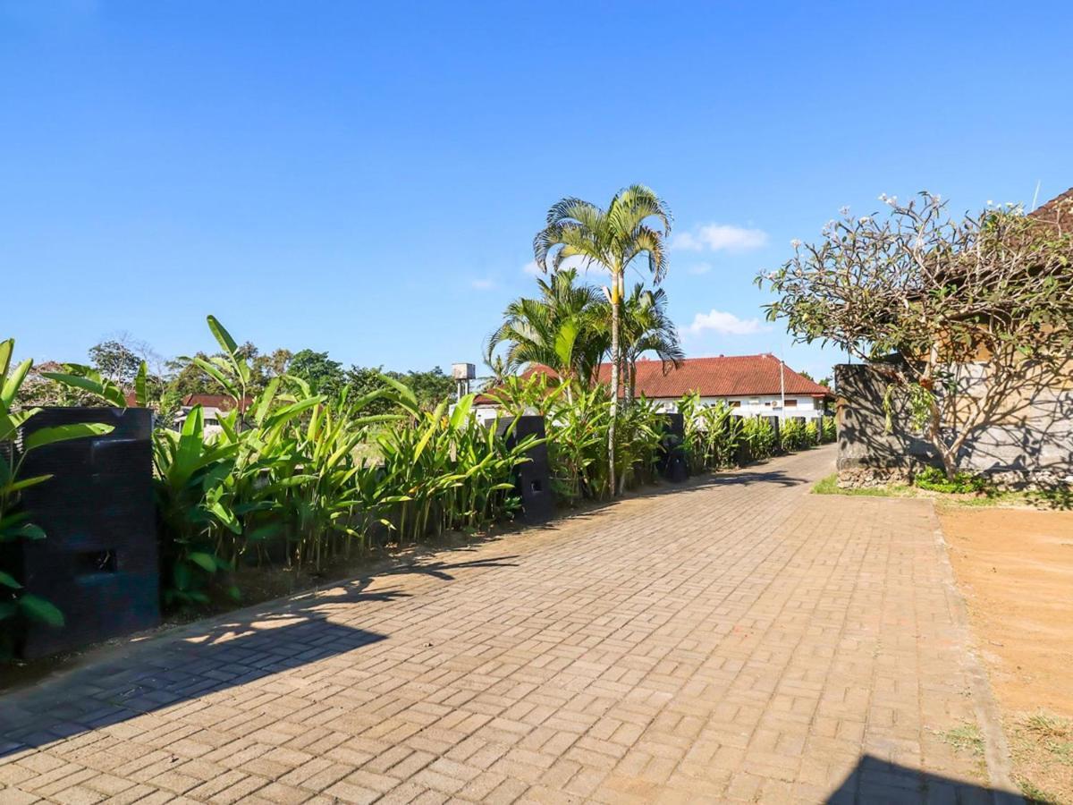 Sekar Arum Riverside Resort In Canggu Tanah Lot  Exterior photo