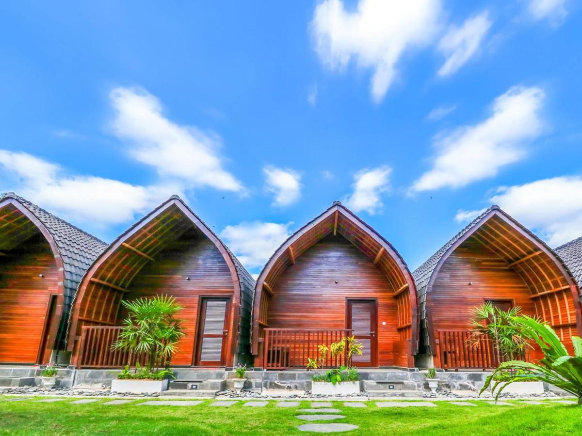 Sekar Arum Riverside Resort In Canggu Tanah Lot  Exterior photo