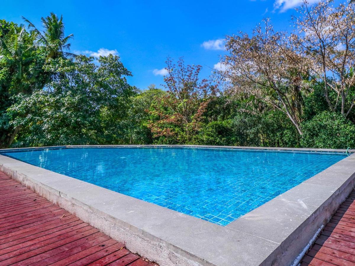 Sekar Arum Riverside Resort In Canggu Tanah Lot  Exterior photo