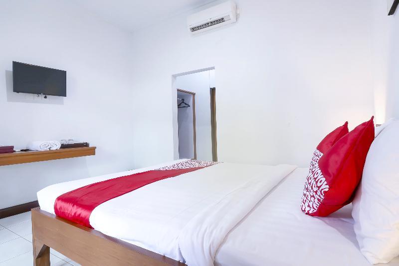 Sekar Arum Riverside Resort In Canggu Tanah Lot  Exterior photo